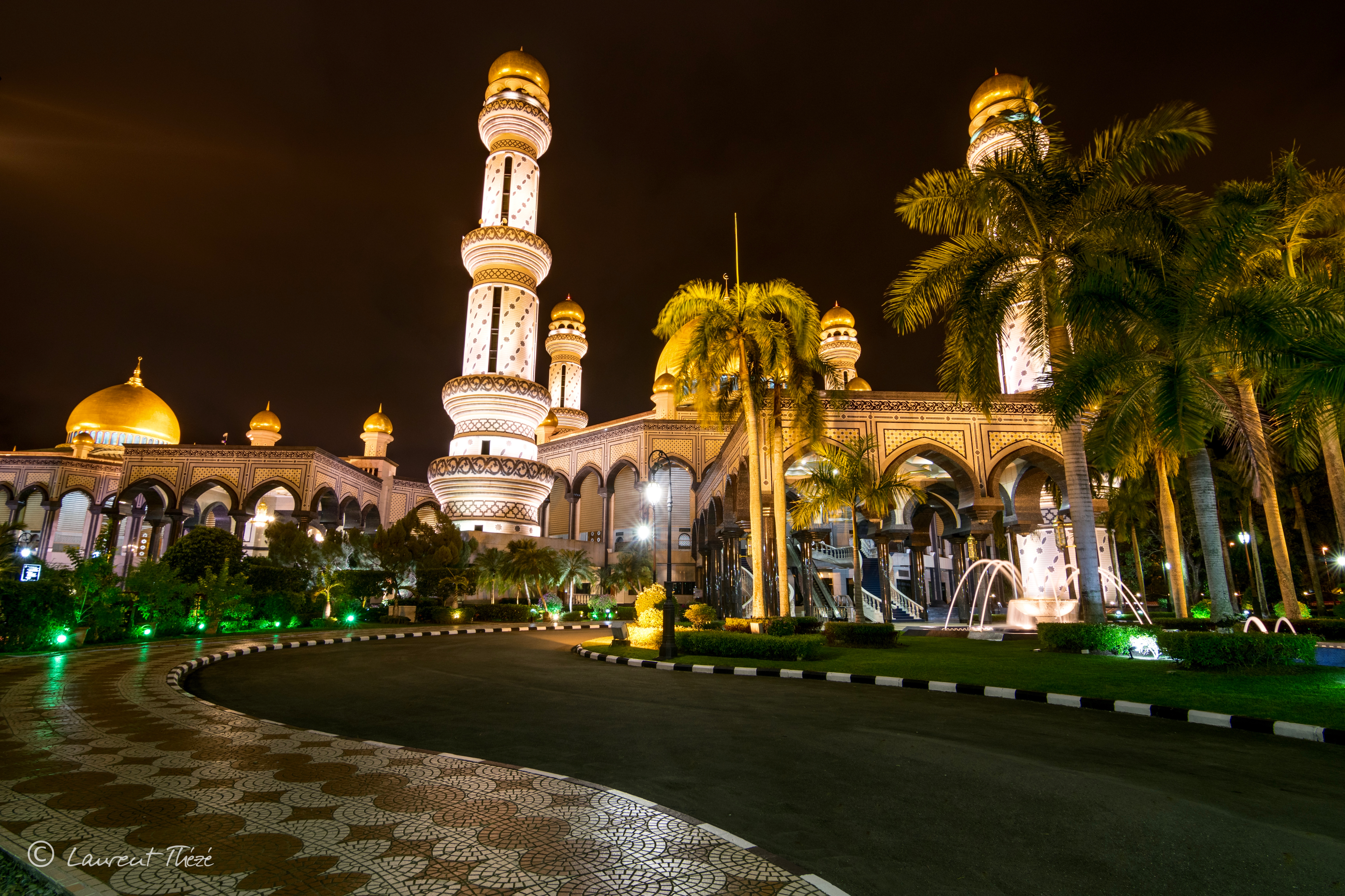 La mosquée Jame'Asr Hassanil Bolkiah au Sultanat de Brunei.